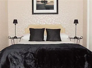 Powys 4*