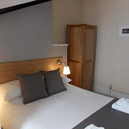 Powys 4*